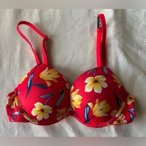 Brand new with tags PINK Victoria’s Secret Super Push-Up Bra 💕